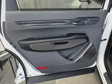 2023 Kia EV9 с пробегом 69 670 км