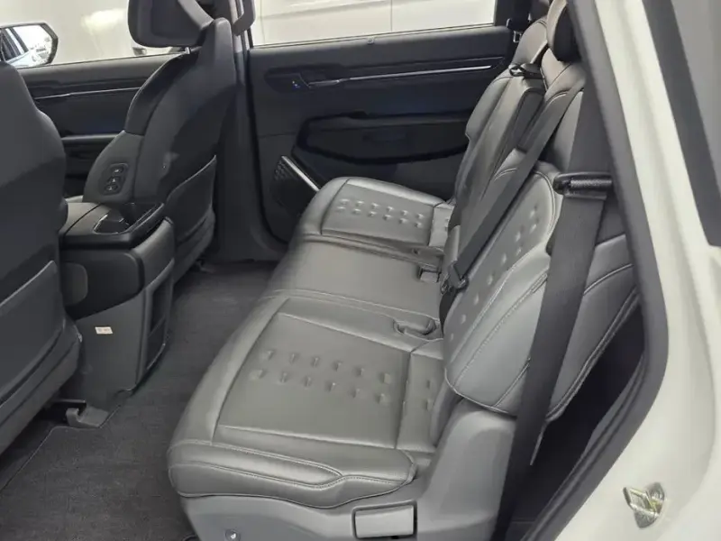 2023 Kia EV9 с пробегом 69 670 км