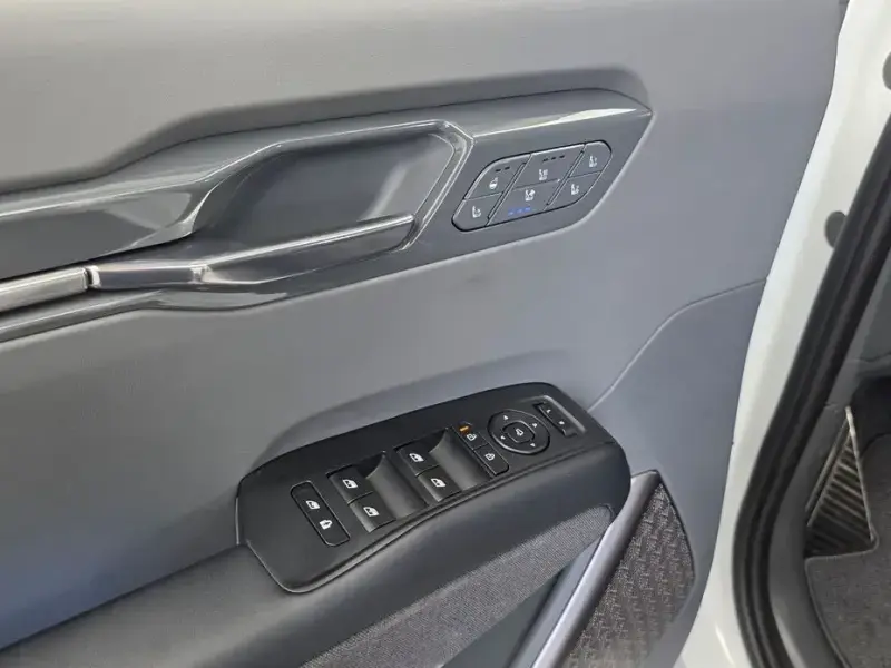2023 Kia EV9 с пробегом 69 670 км