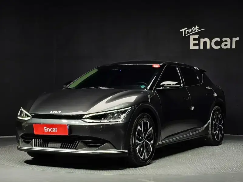 2022 Kia EV6 с пробегом 26 642 км