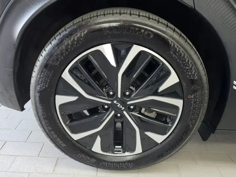 2022 Kia EV6 с пробегом 26 642 км