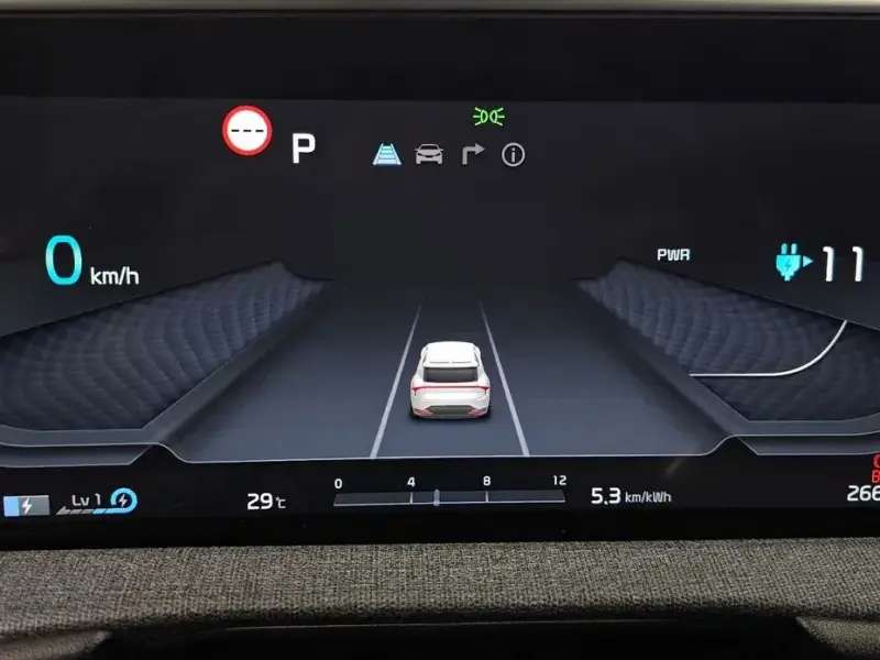 2022 Kia EV6 с пробегом 26 642 км