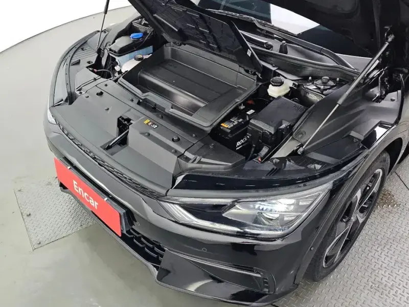 2023 Kia EV6 с пробегом 51 885 км