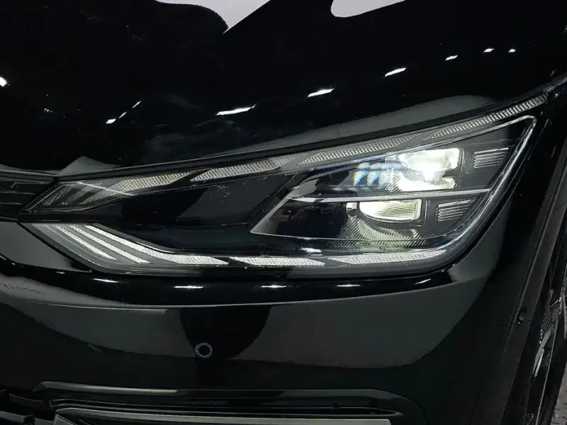 2023 Kia EV6 с пробегом 51 885 км