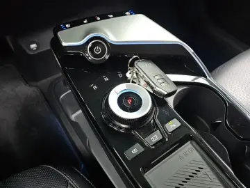 2022 Kia EV6 с пробегом 84 342 км