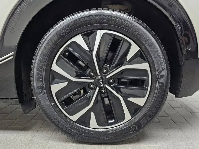 2022 Kia EV6 с пробегом 84 342 км