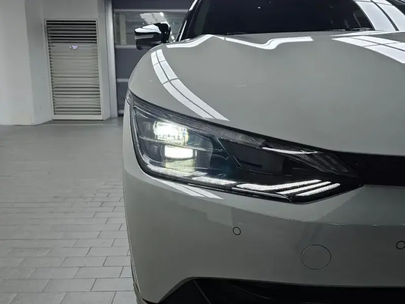 2022 Kia EV6 с пробегом 84 342 км