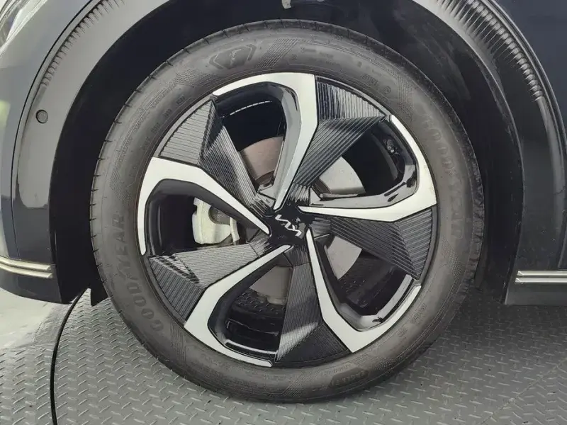 2022 Kia EV6 с пробегом 61 191 км