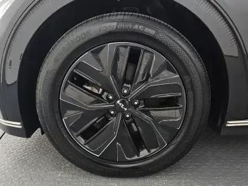 2023 Kia EV6 с пробегом 79 092 км