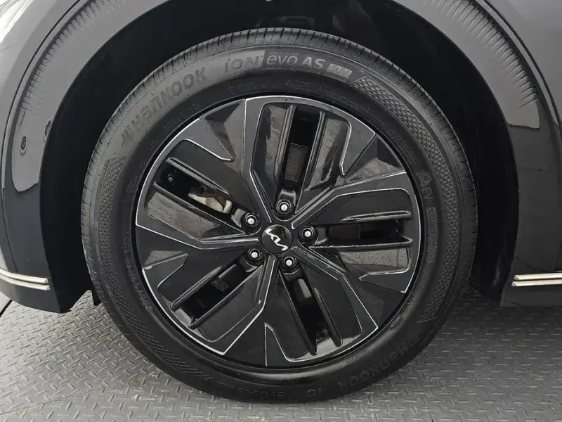 2023 Kia EV6 с пробегом 79 092 км