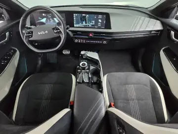 2022 Kia EV6 с пробегом 67 525 км