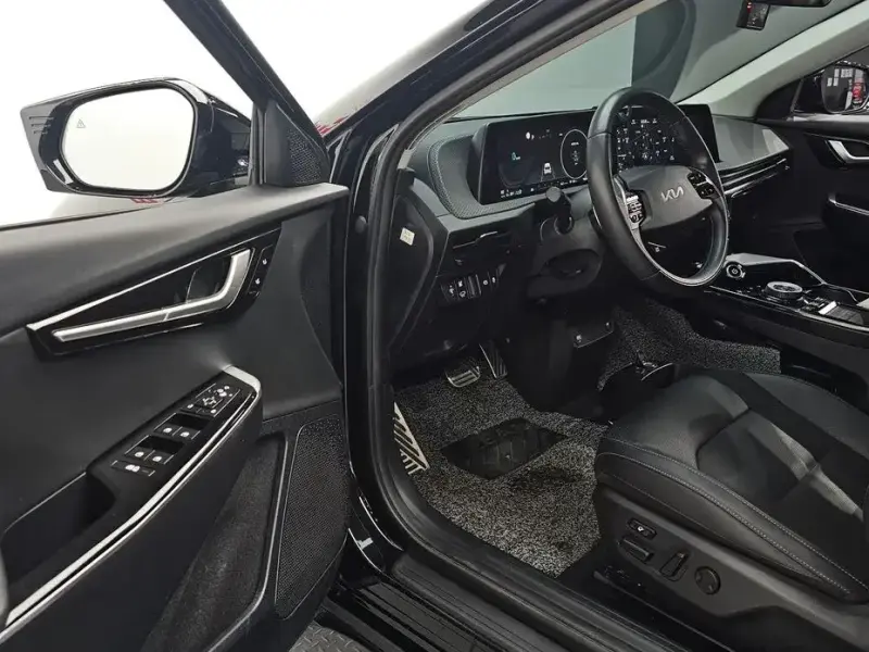 2023 Kia EV6 с пробегом 79 092 км