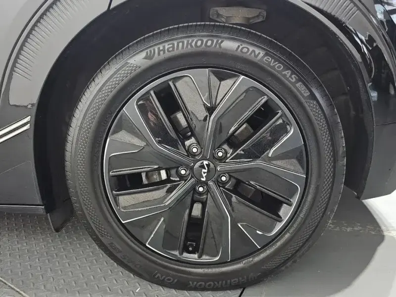 2023 Kia EV6 с пробегом 79 092 км