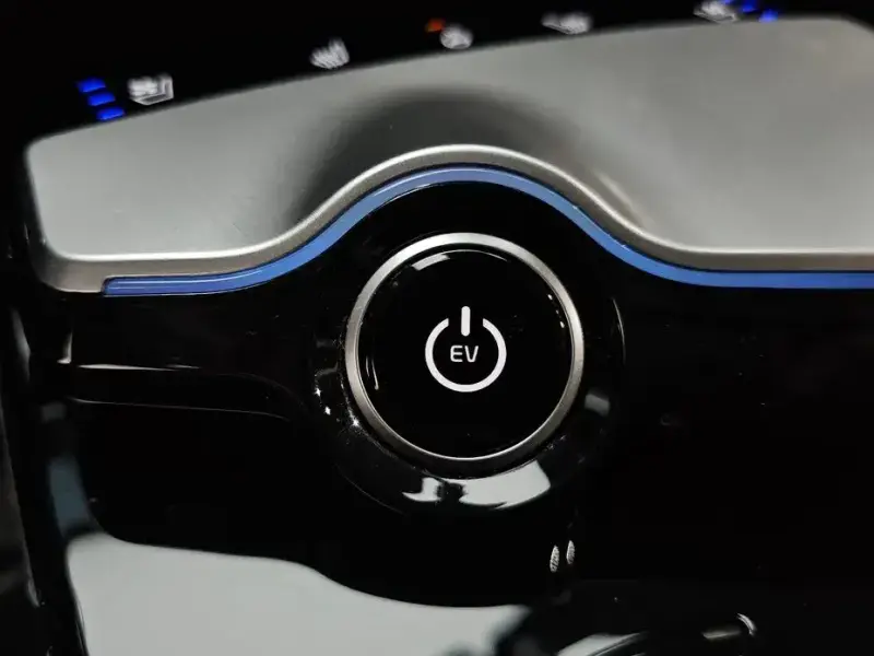 2023 Kia EV6 с пробегом 79 092 км