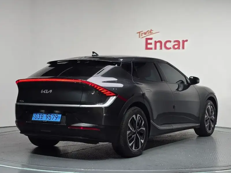 2022 Kia EV6 с пробегом 13 845 км