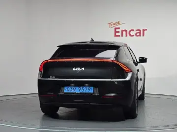 2022 Kia EV6 с пробегом 13 845 км