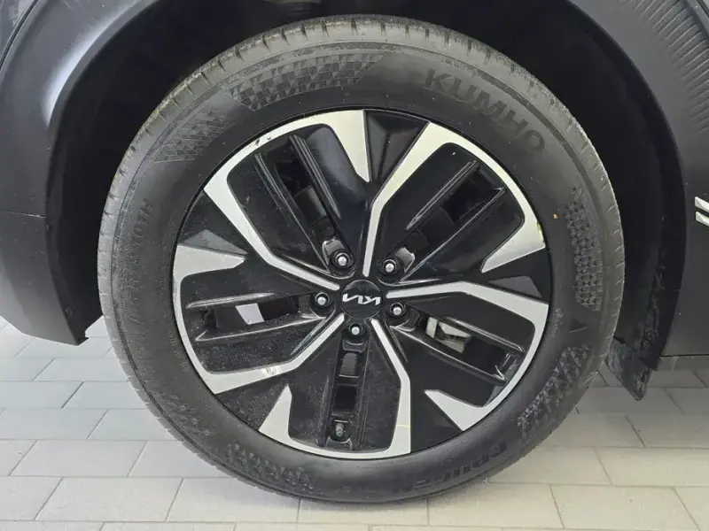 2022 Kia EV6 с пробегом 13 845 км