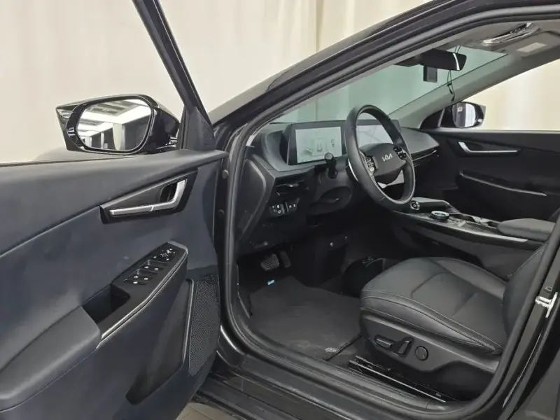 2022 Kia EV6 с пробегом 13 845 км