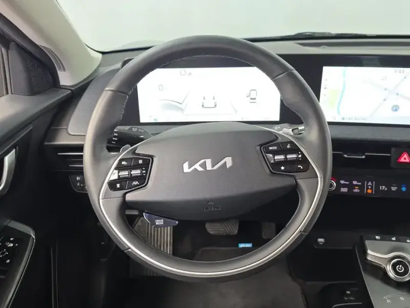 2022 Kia EV6 с пробегом 13 845 км