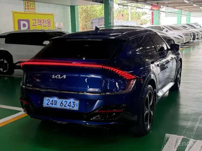 2022 Kia EV6 с пробегом 67 525 км