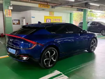 2022 Kia EV6 с пробегом 67 525 км