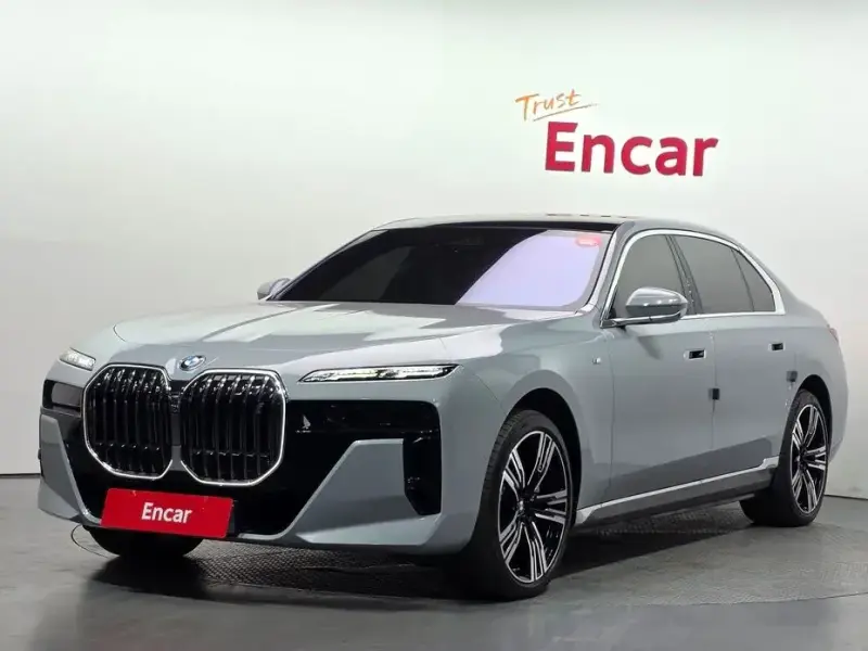 2025 BMW i7 с пробегом 28 799 км