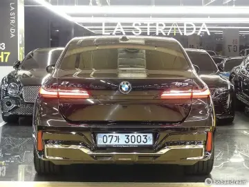 2024 BMW i7 с пробегом 5 614 км