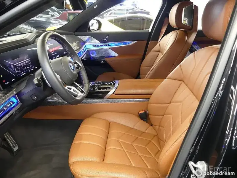 2024 BMW i7 с пробегом 5 614 км