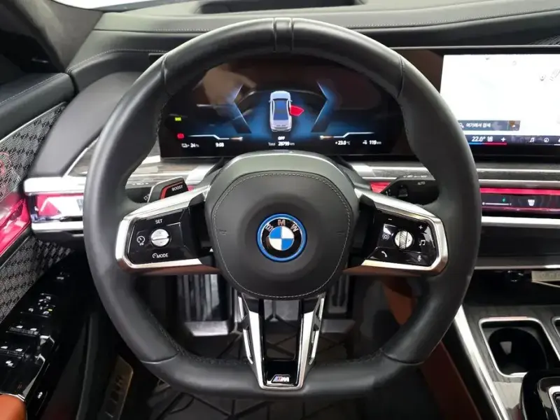 2025 BMW i7 с пробегом 28 799 км