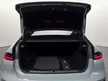 2025 BMW i7 с пробегом 28 799 км