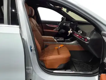 2025 BMW i7 с пробегом 28 799 км