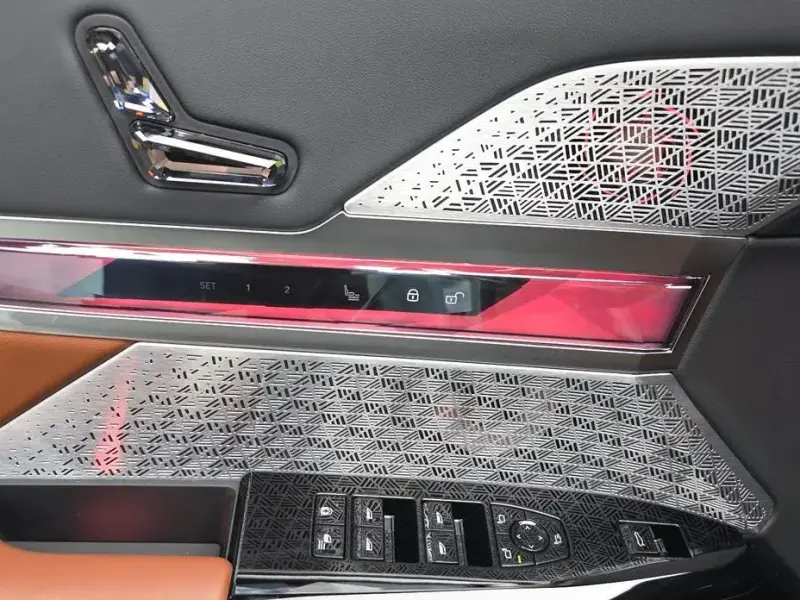2025 BMW i7 с пробегом 28 799 км