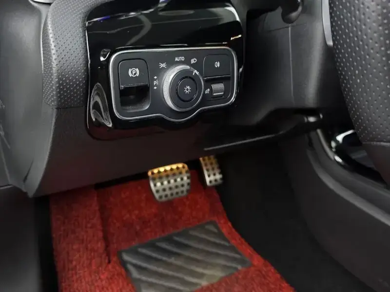 2023 Mercedes-Benz CLA с пробегом 83 111 км