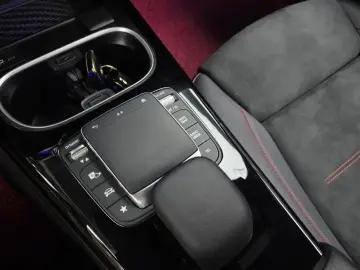 2023 Mercedes-Benz CLA с пробегом 83 111 км