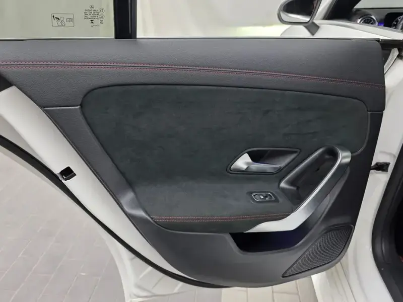 2023 Mercedes-Benz CLA с пробегом 83 111 км