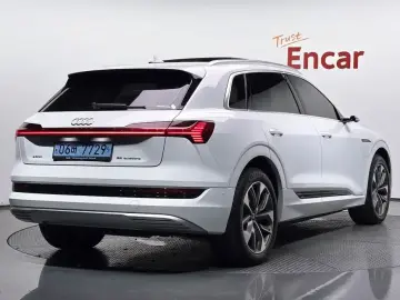 2021 Audi e-tron с пробегом 83 974 км