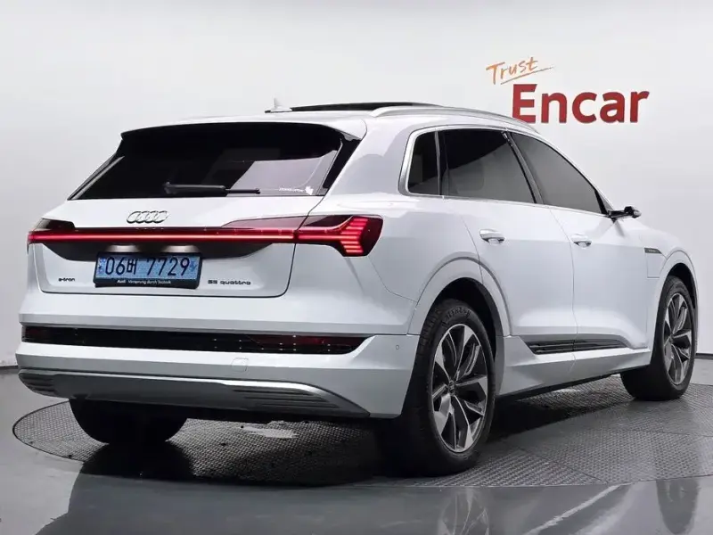 2021 Audi e-tron с пробегом 83 974 км