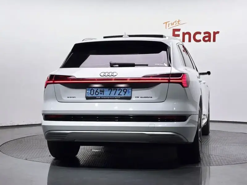 2021 Audi e-tron с пробегом 83 974 км