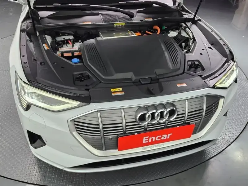2021 Audi e-tron с пробегом 83 974 км