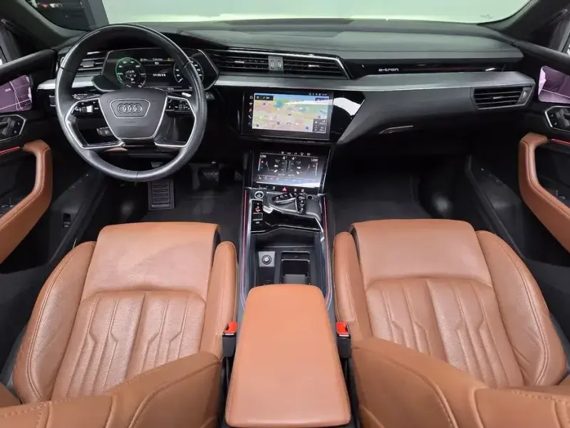 2021 Audi e-tron с пробегом 83 974 км