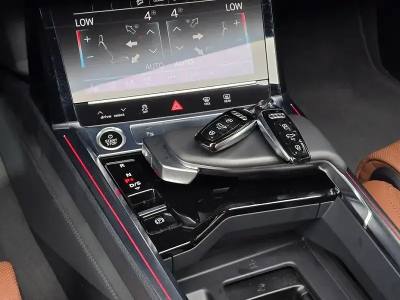 2021 Audi e-tron с пробегом 83 974 км