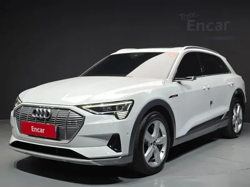 2022 Audi e-tron с пробегом 68 149 км