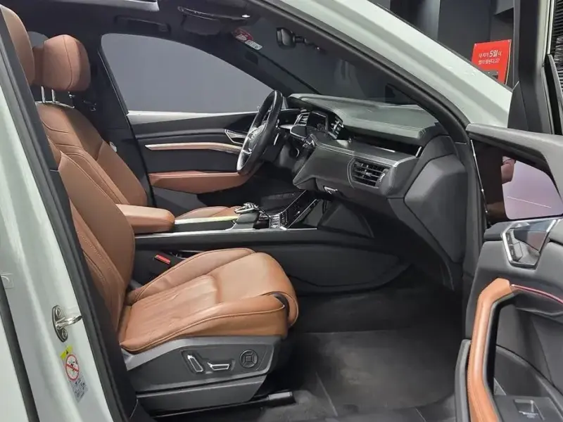 2021 Audi e-tron с пробегом 83 974 км