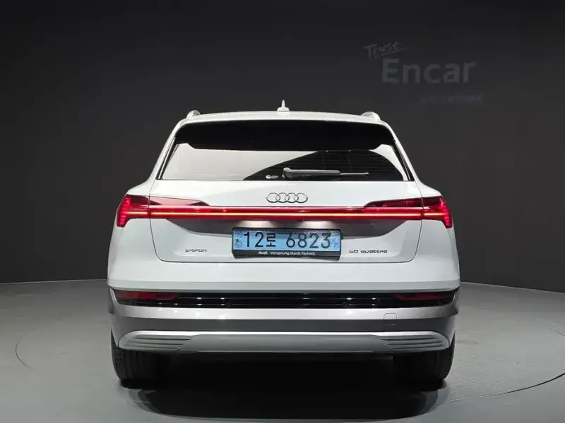 2022 Audi e-tron с пробегом 68 149 км