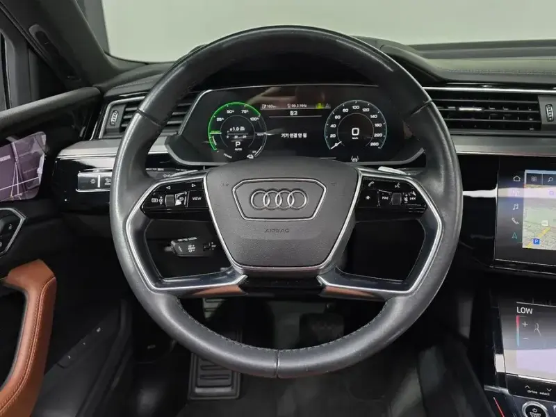 2021 Audi e-tron с пробегом 83 974 км