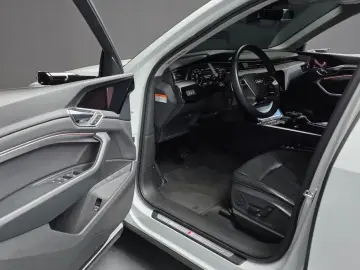 2022 Audi e-tron с пробегом 68 149 км