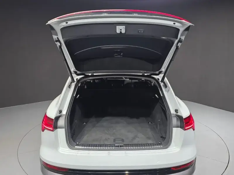 2022 Audi e-tron с пробегом 68 149 км