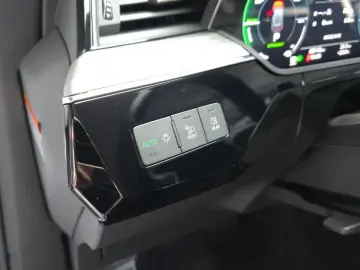 2022 Audi e-tron с пробегом 68 149 км
