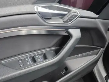 2022 Audi e-tron с пробегом 68 149 км