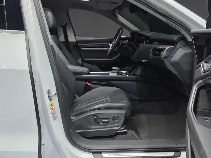 2022 Audi e-tron с пробегом 68 149 км